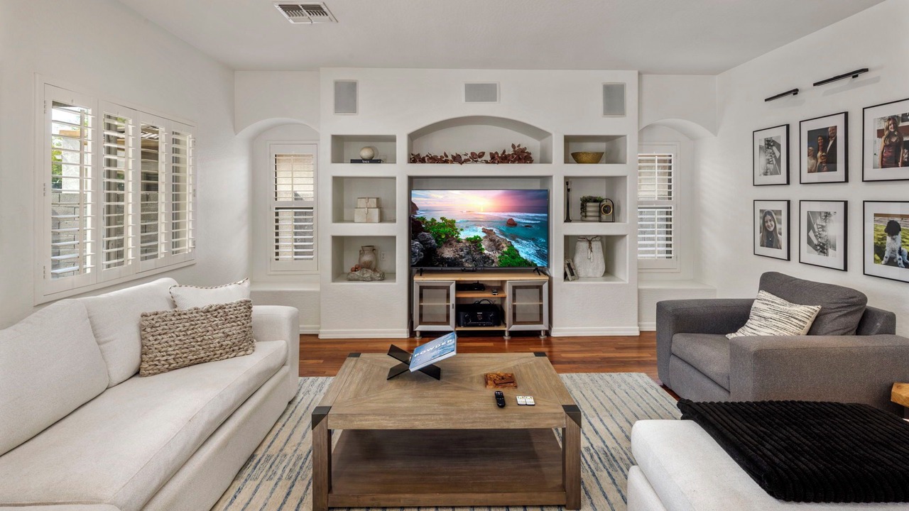 Photo of Livingroom in Anthem West