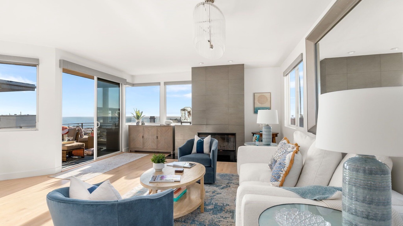 Photo of Livingroom in Gas Lamp Section