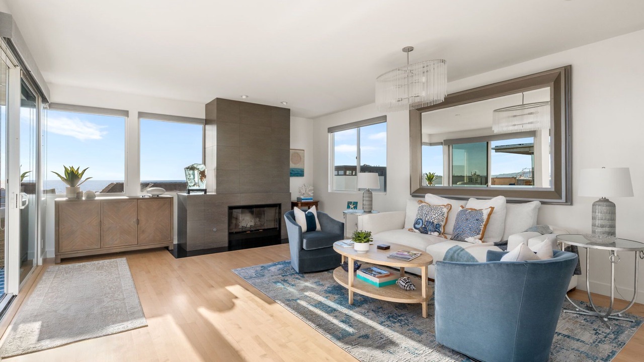 Photo of Livingroom in Gas Lamp Section