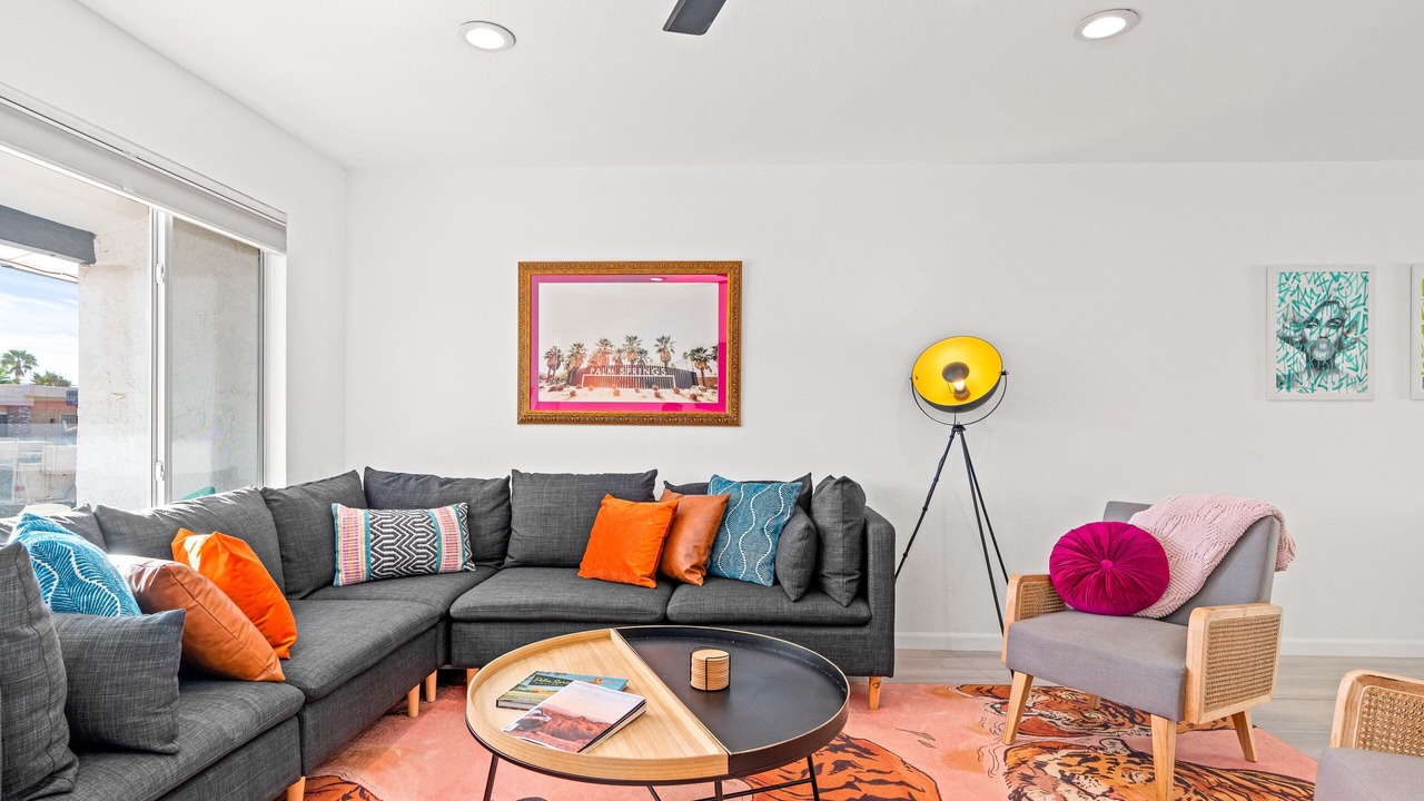 Photo of Livingroom in Desert Park Estates