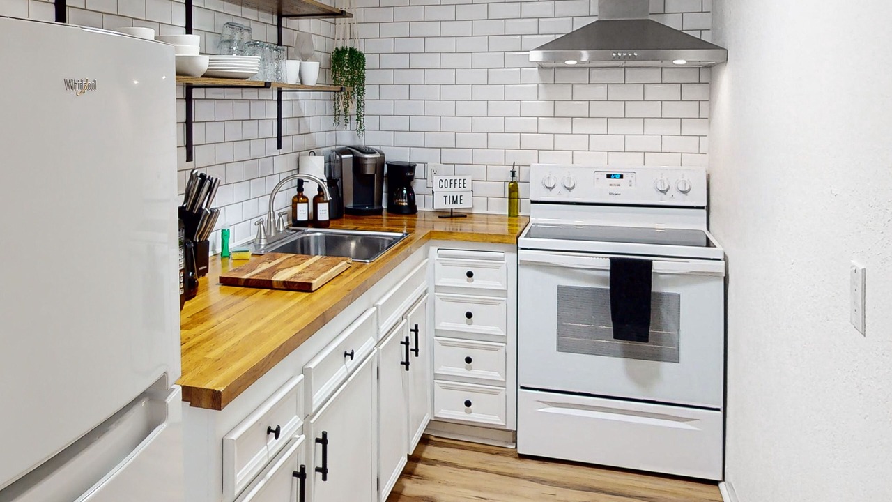 Photo of Kitchen in Racquet Club West