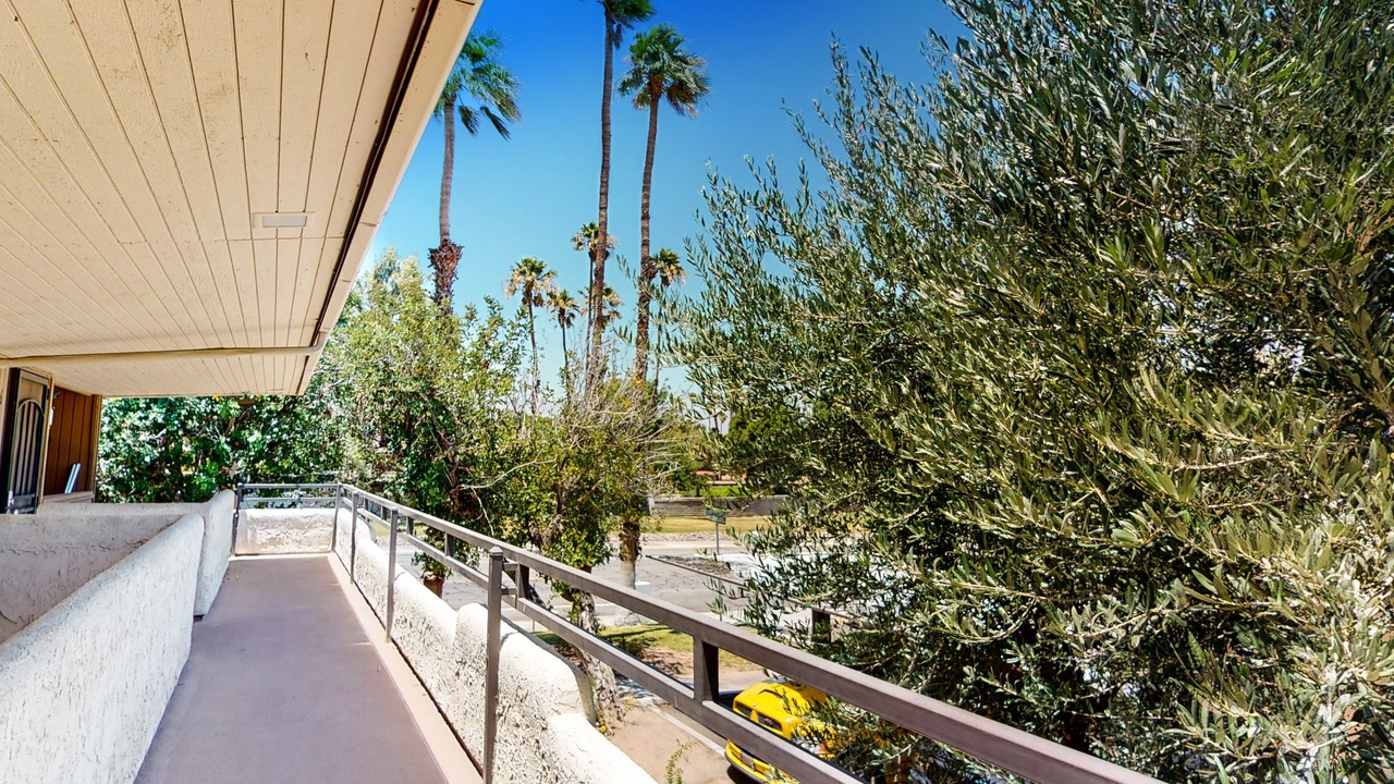 Photo of Outdoor in Racquet Club West