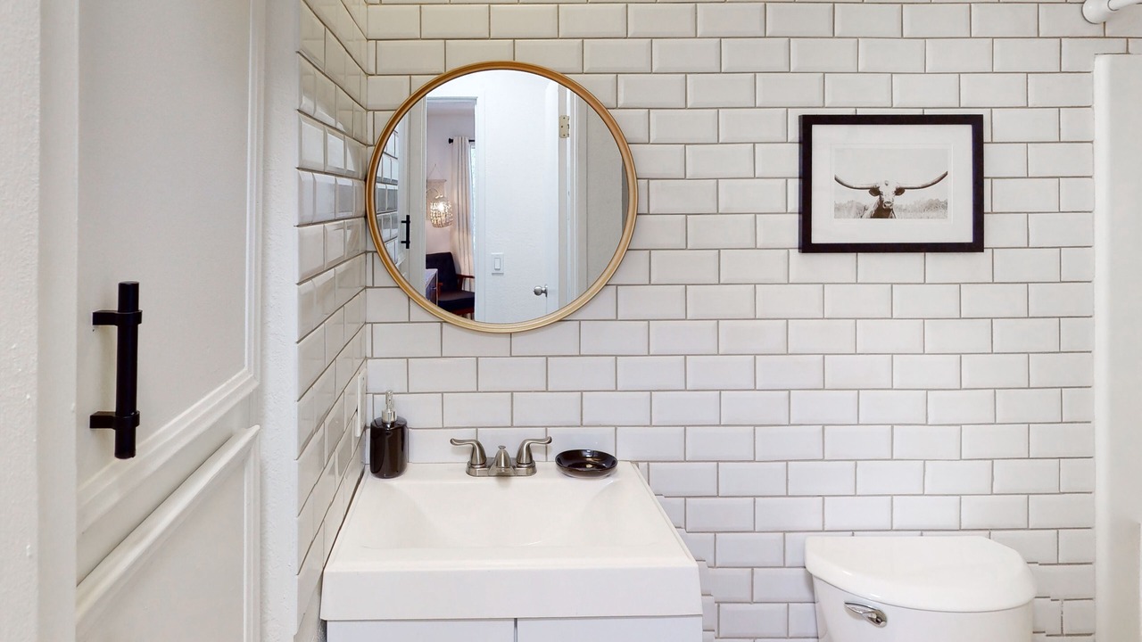 Photo of Bathroom in Racquet Club West