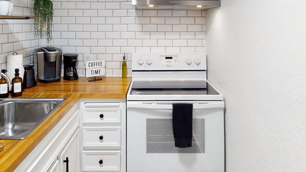 Photo of Kitchen in Racquet Club West