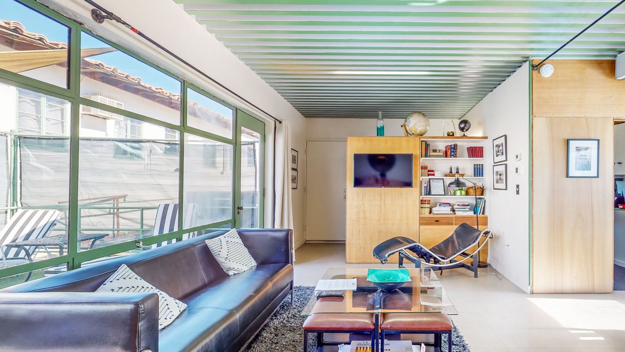 Photo of Livingroom in Uptown Design District
