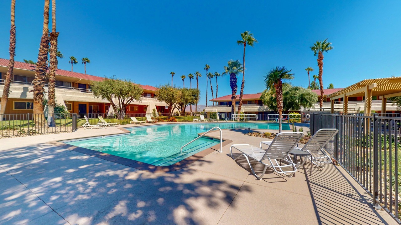 Photo of Outdoor in Racquet Club West