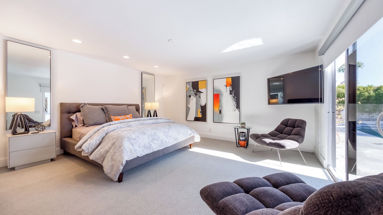 Photo of Bedroom in The Movie Colony