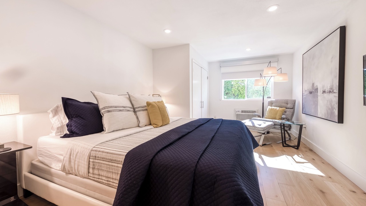 Photo of Bedroom in The Movie Colony