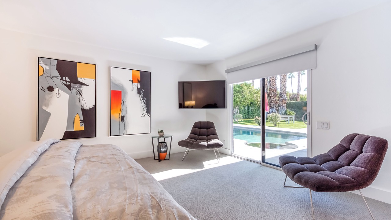 Photo of Bedroom in The Movie Colony