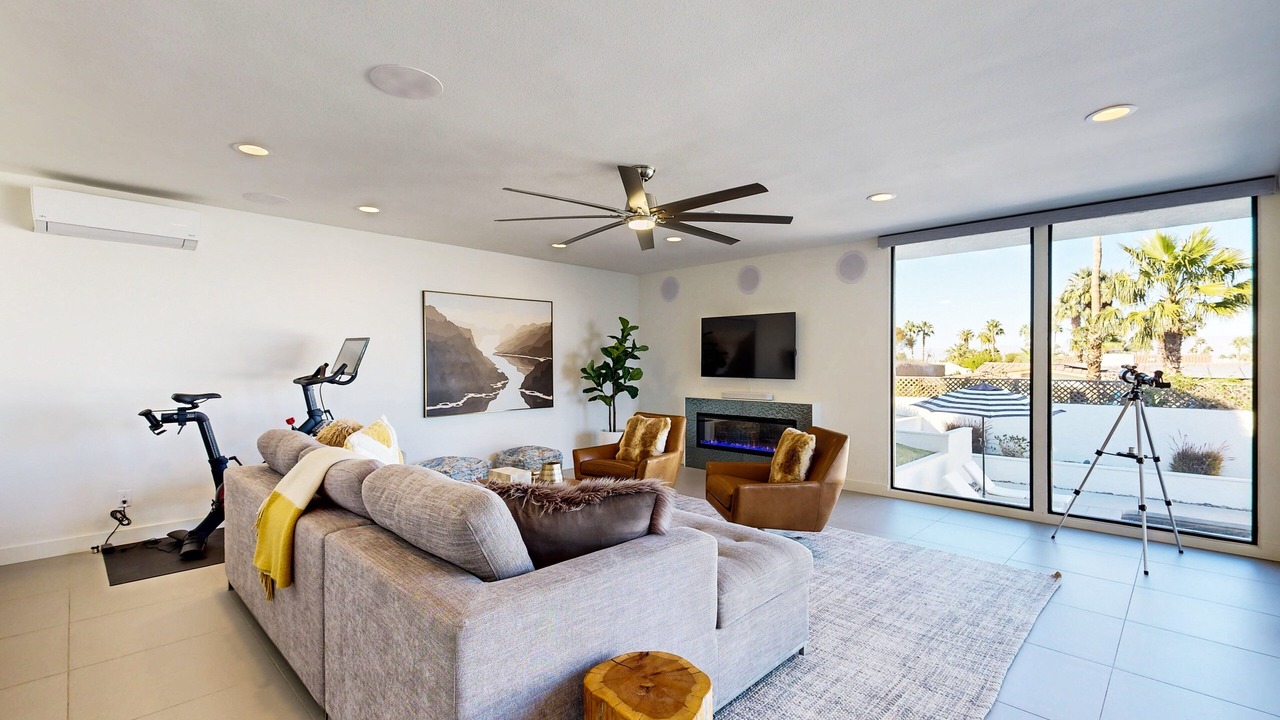 Photo of Livingroom in Palm Desert