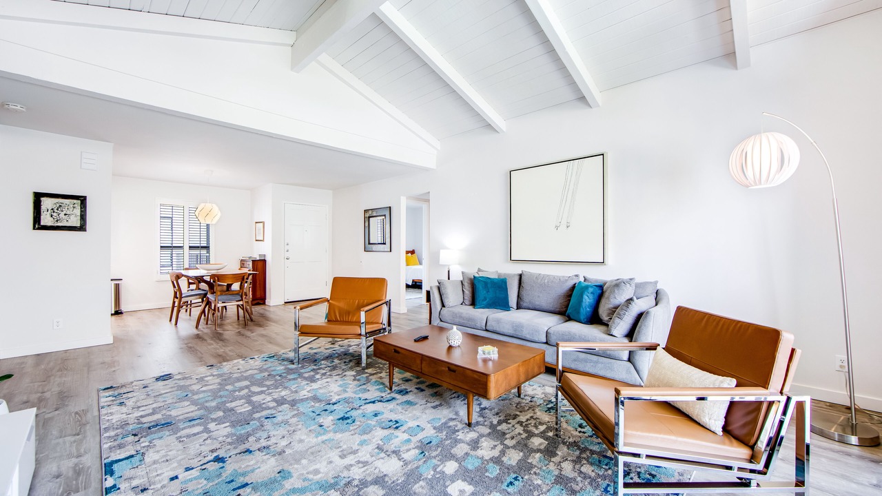 Photo of Livingroom in Canyon Corridor