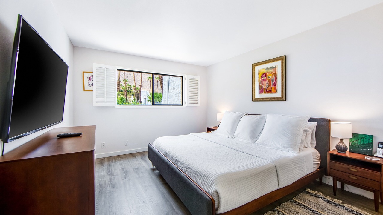 Photo of Bedroom in Canyon Corridor