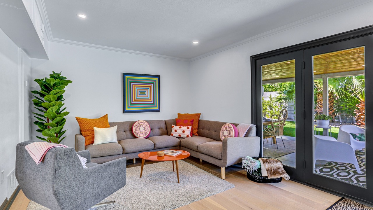 Photo of Livingroom in Desert Park Estates