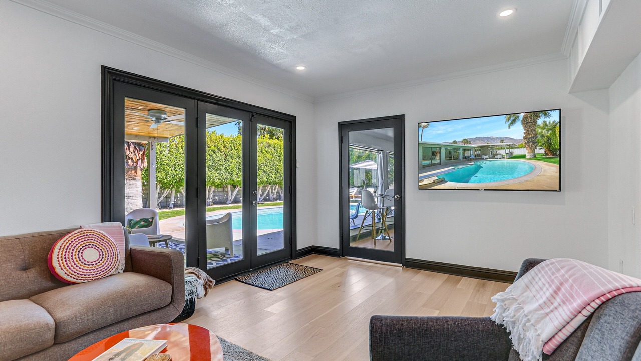 Photo of Livingroom in Desert Park Estates