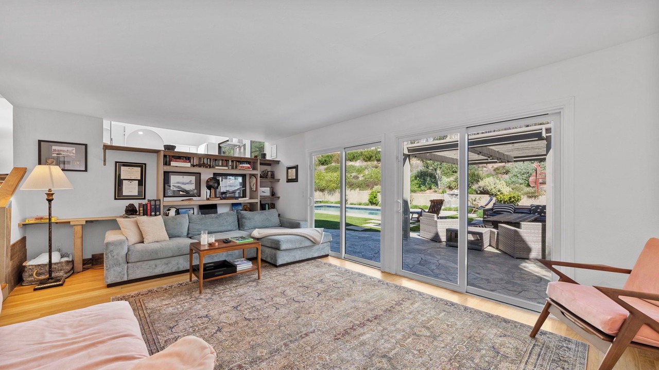 Photo of Livingroom in Del Mar Heights
