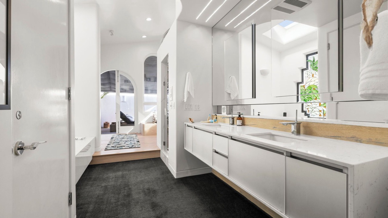 Photo of Bathroom in Silver Strand