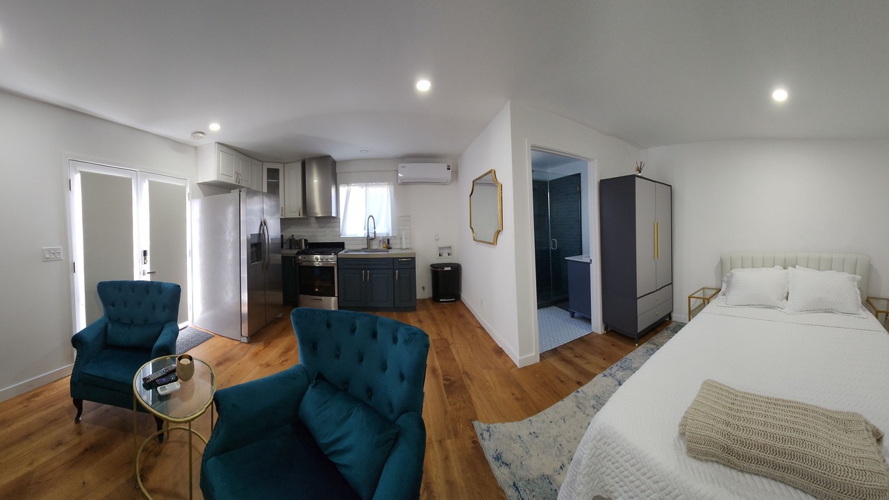 Photo of Bedroom in Pico - Robertson