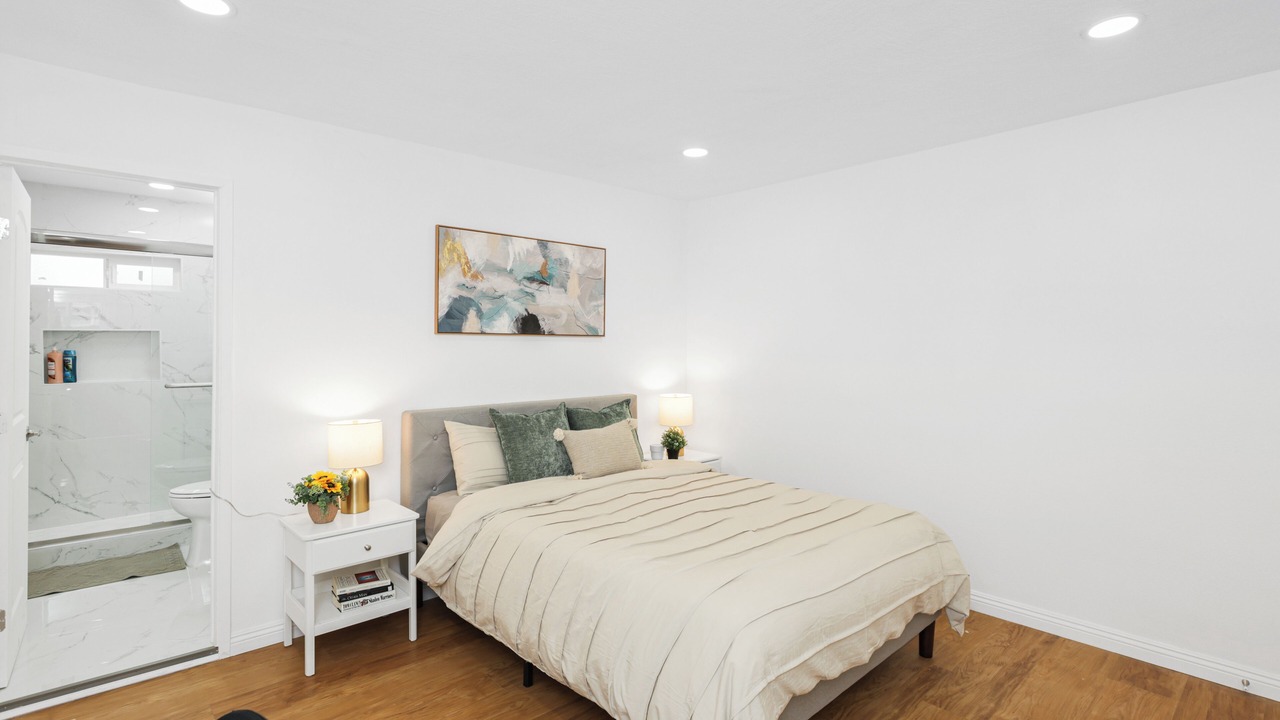 Photo of Bedroom in Midway City