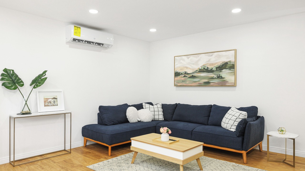 Photo of Livingroom in Midway City