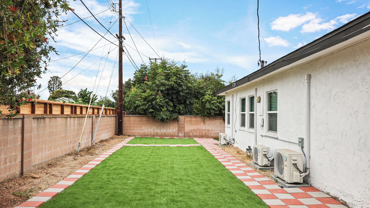 Photo of Outdoor in Midway City
