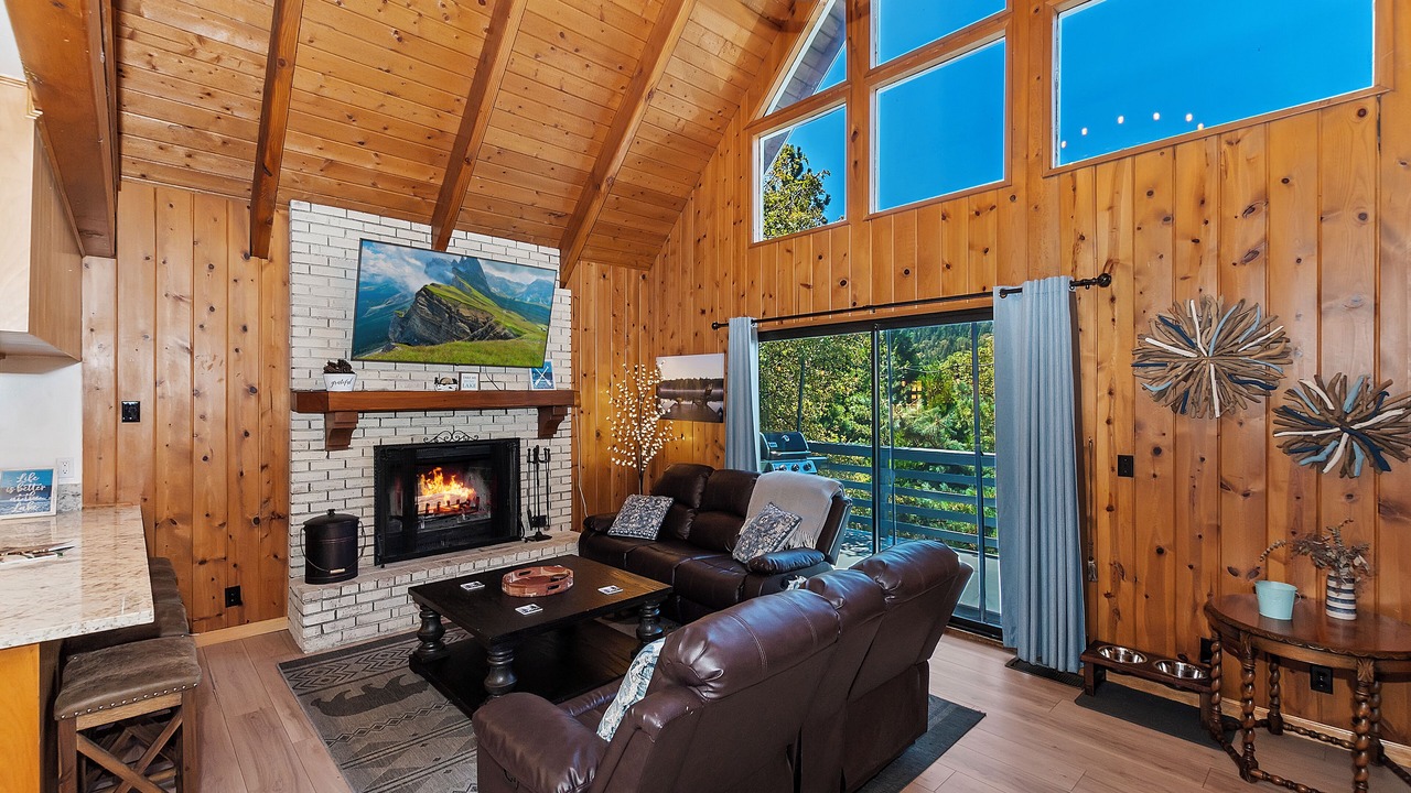 Photo of Livingroom in Crestline