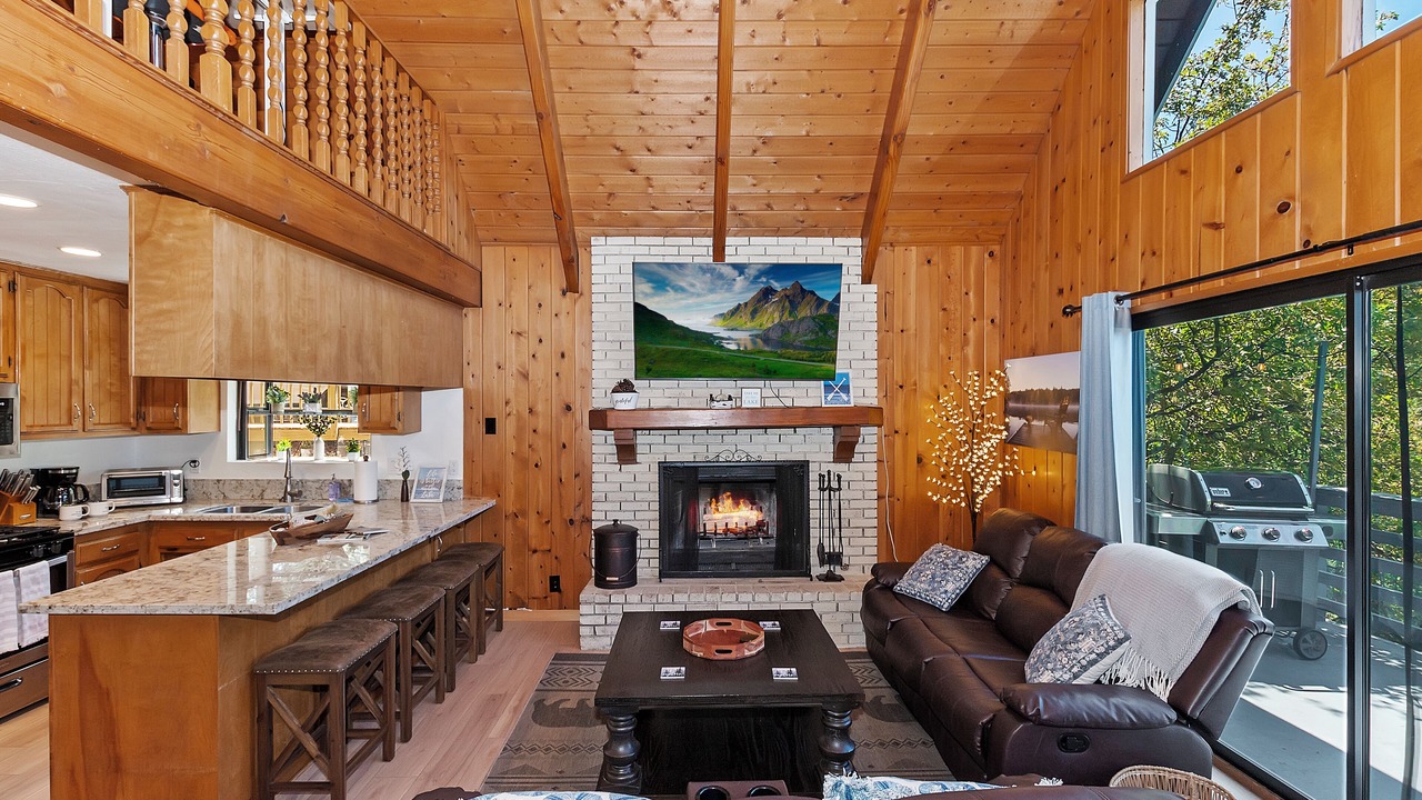 Photo of Livingroom in Crestline