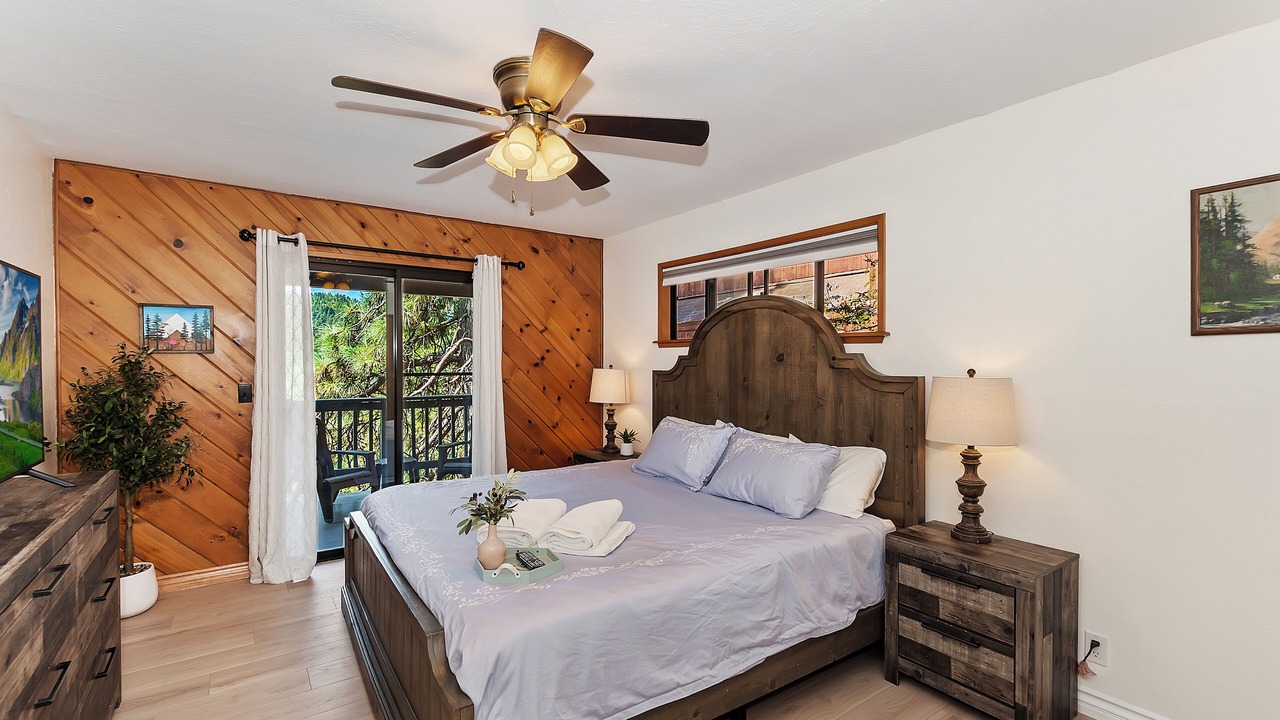 Photo of Bedroom in Crestline