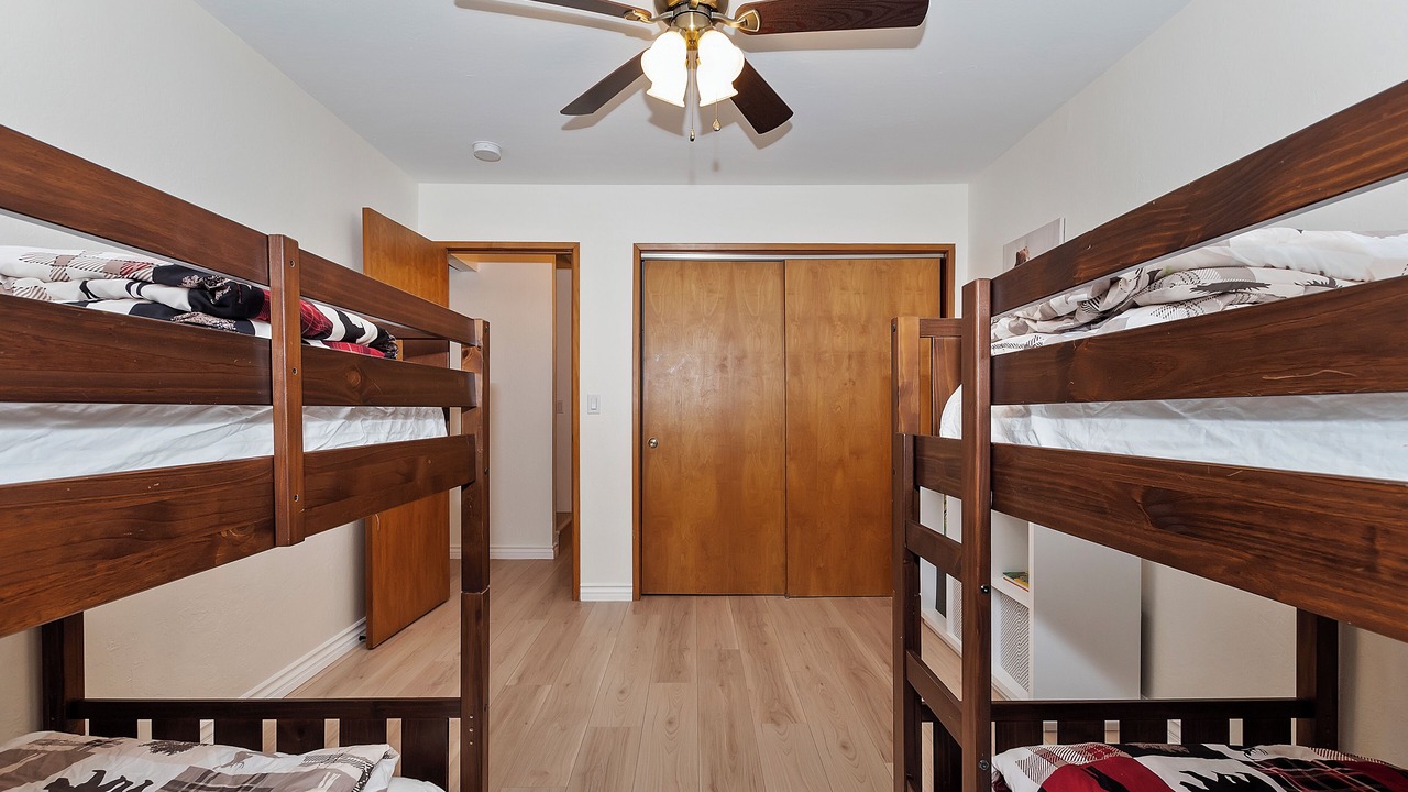 Photo of Bedroom in Crestline