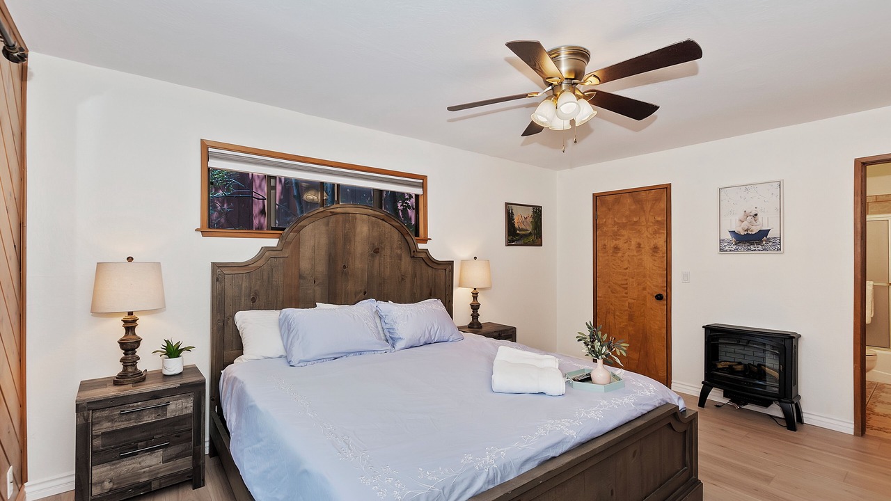 Photo of Bedroom in Crestline