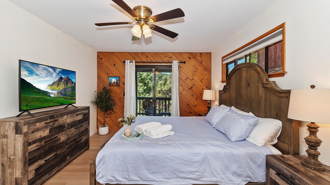 Photo of Bedroom in Crestline