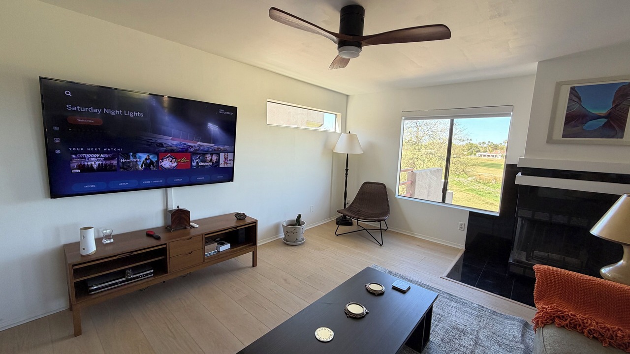 Photo of Livingroom in Paradise Valley Village