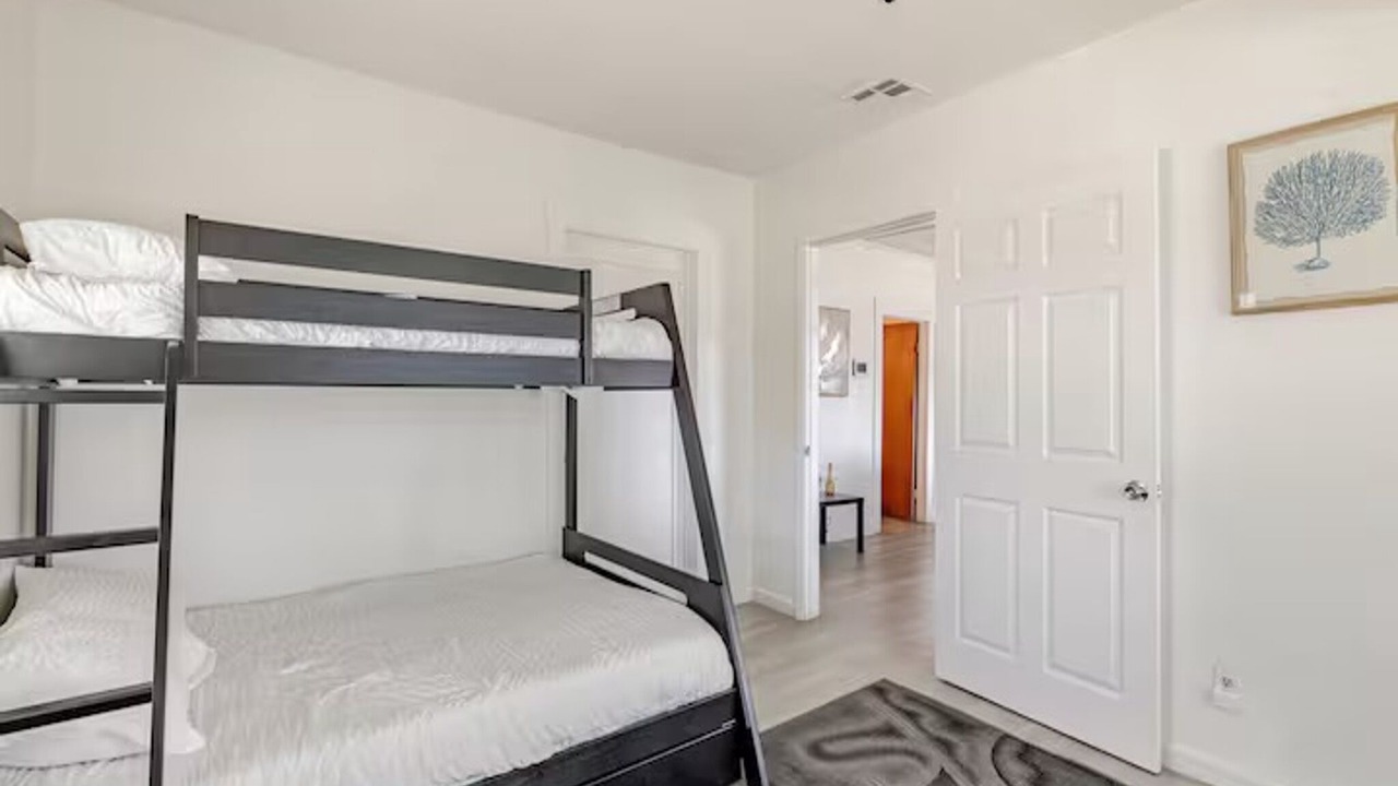 Photo of Bedroom in Rialto