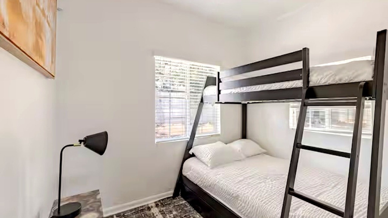 Photo of Bedroom in Rialto