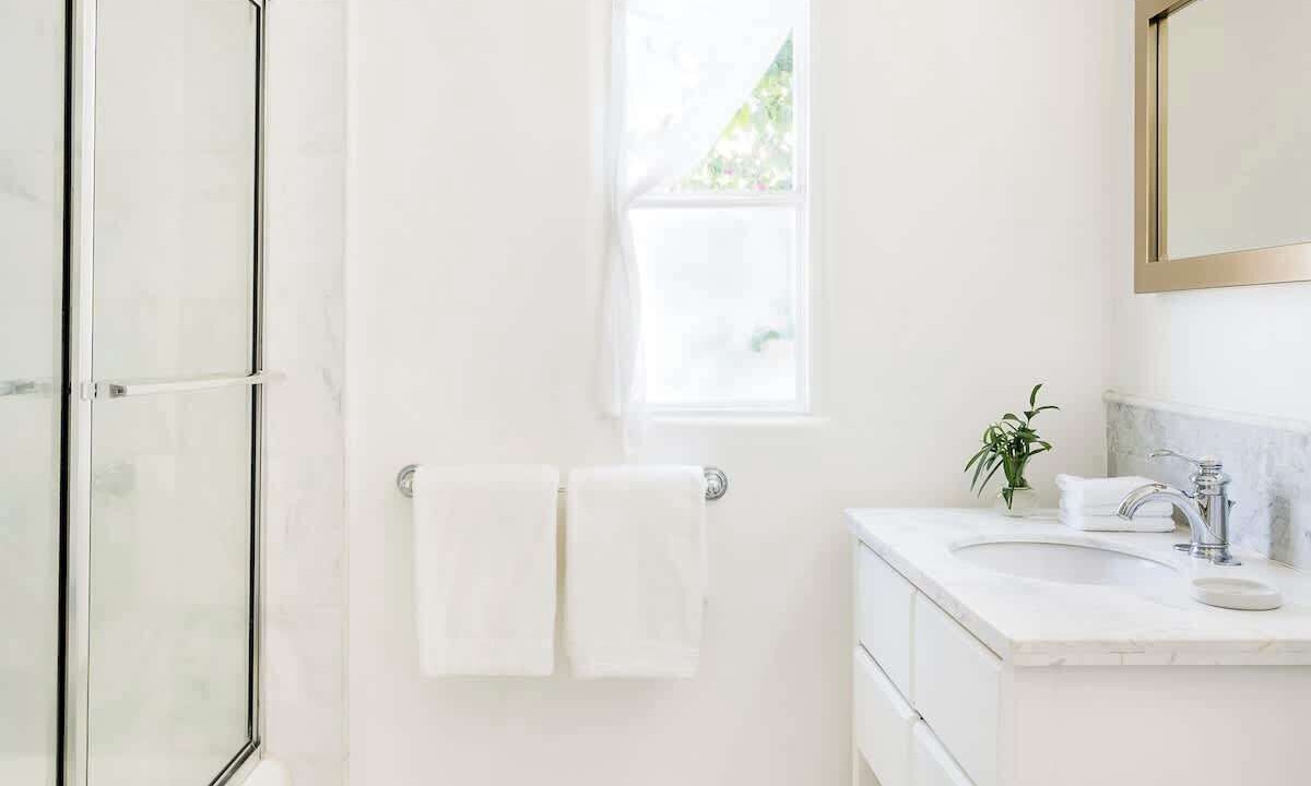 Photo of Bathroom in Historic Tennis Club
