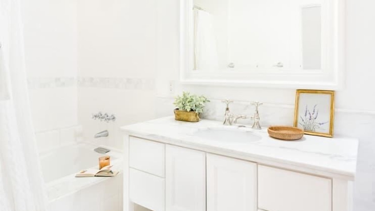 Photo of Bathroom in Historic Tennis Club