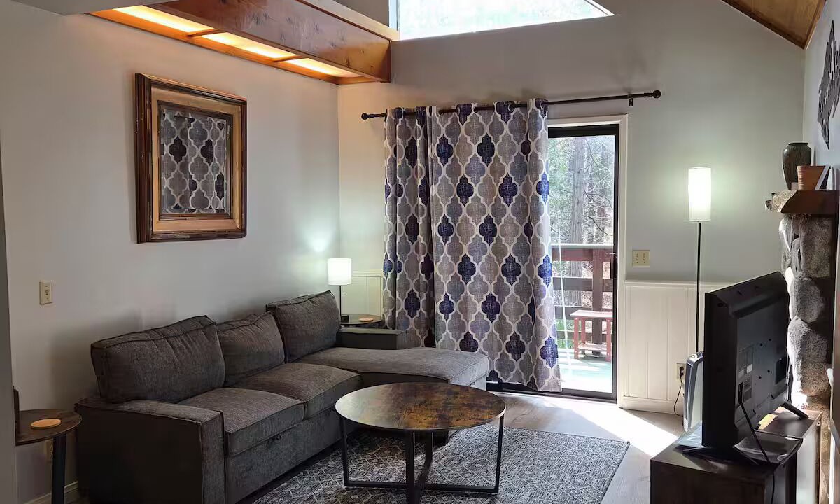 Photo of Livingroom in Idyllwild