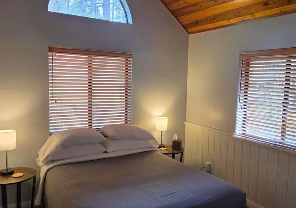 Photo of Bedroom in Idyllwild