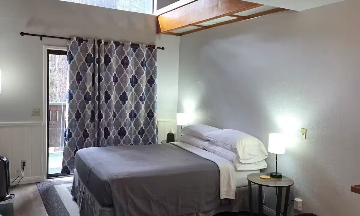 Photo of Bedroom in Idyllwild