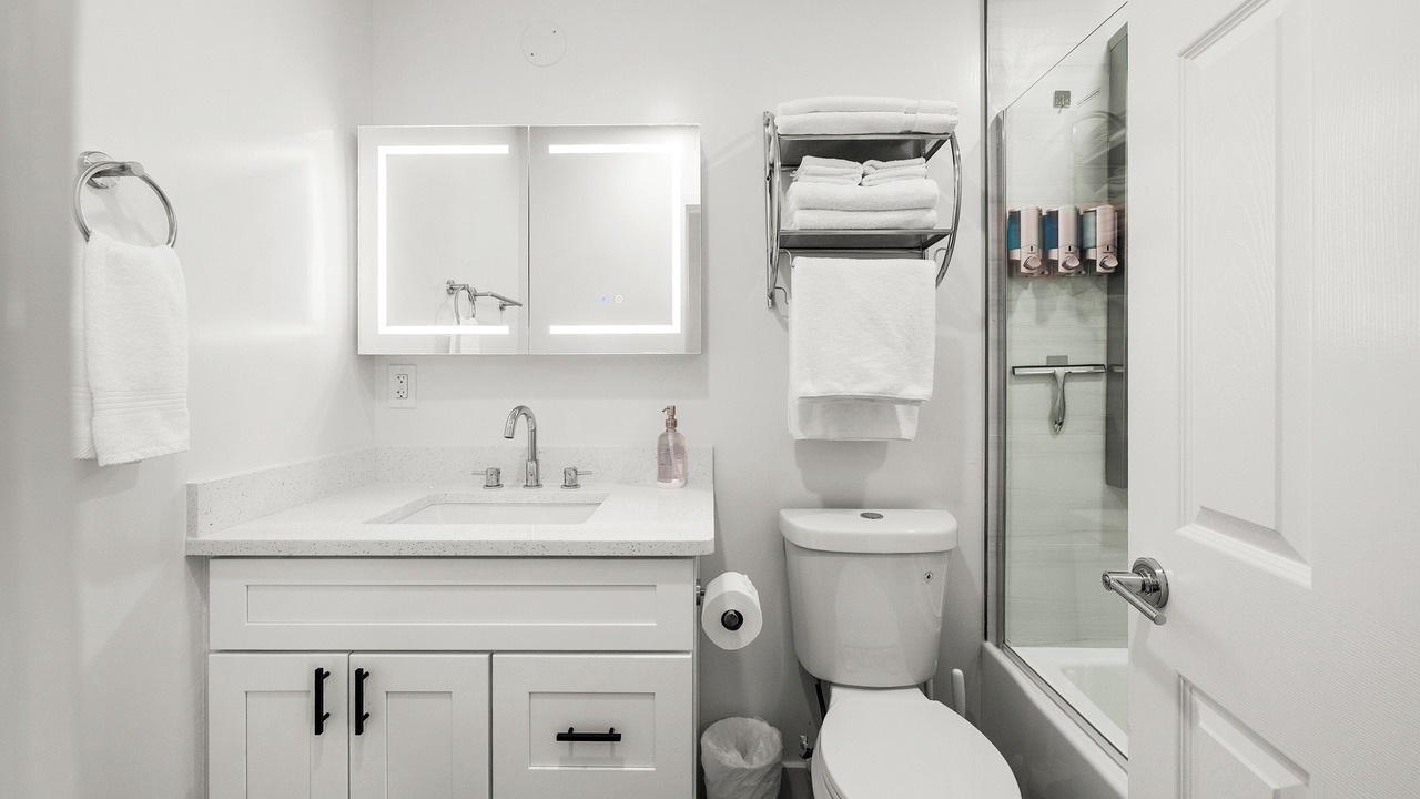 Photo of Bathroom in Garfield
