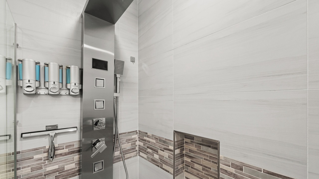 Photo of Bathroom in Garfield
