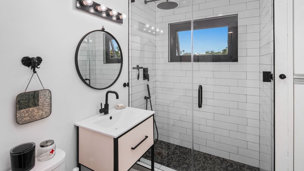 Photo of Bathroom in Mission Hills