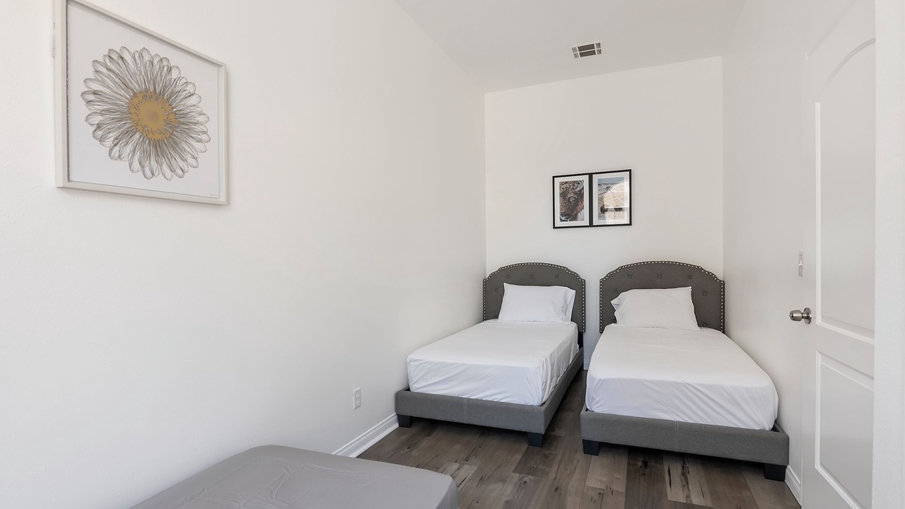 Photo of Bedroom in NoHo Arts District