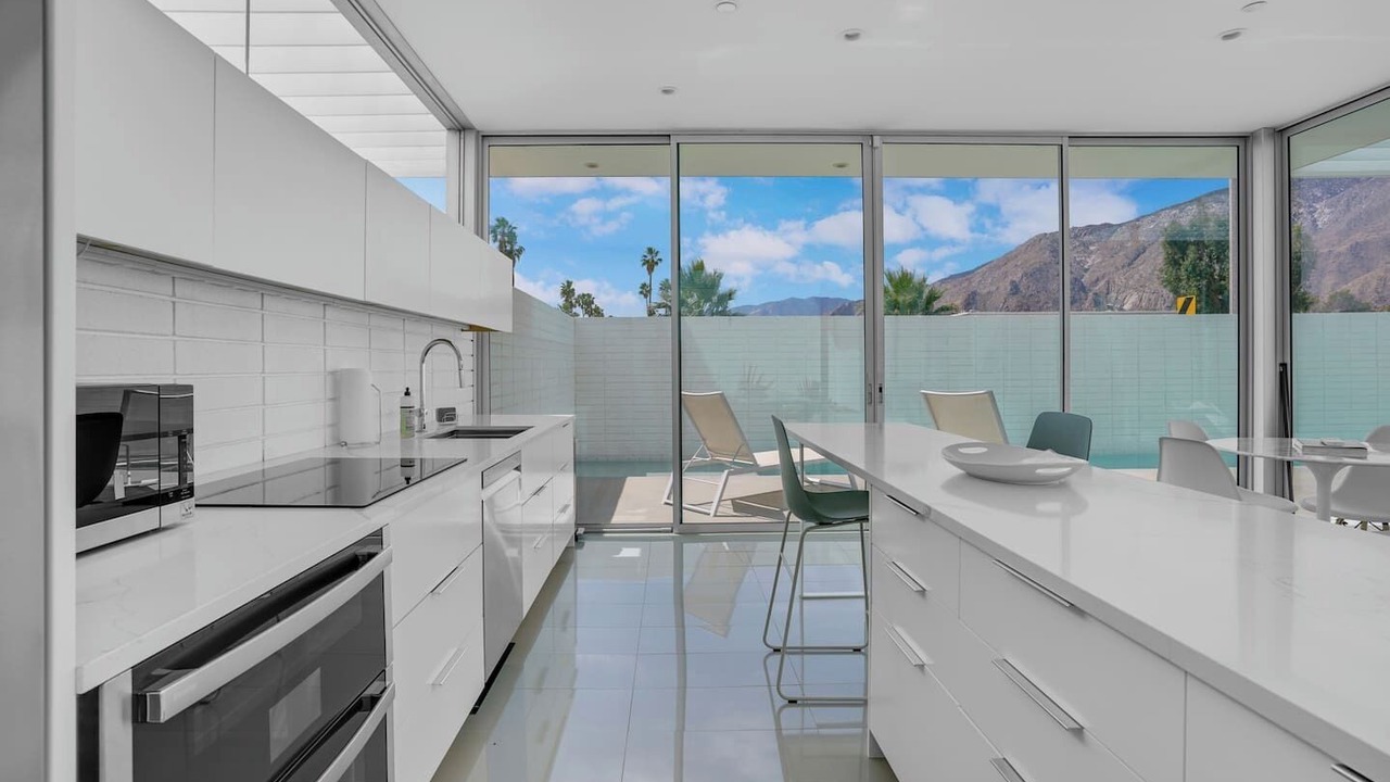 Photo of Kitchen in Racquet Club West