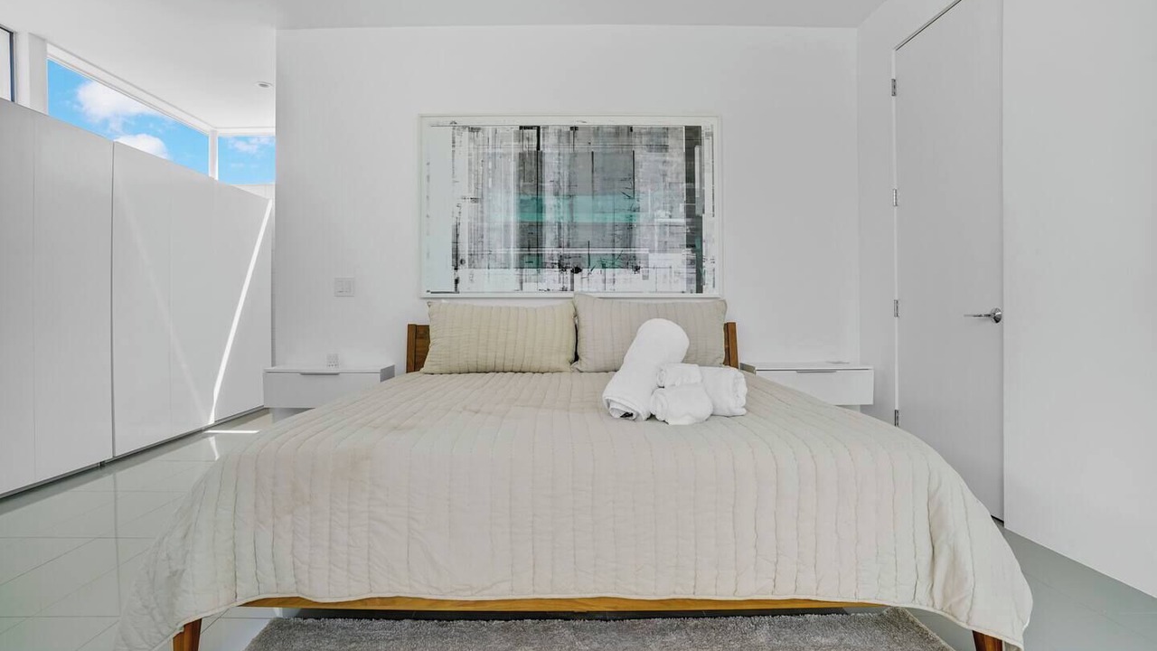 Photo of Bedroom in Racquet Club West
