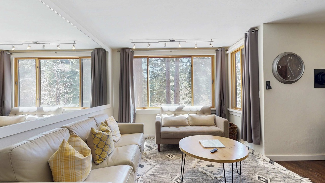 Photo of Livingroom in Truckee