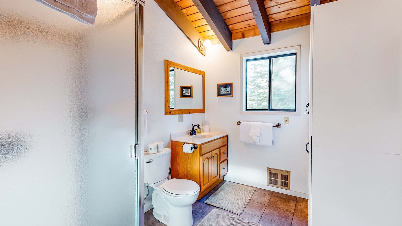 Photo of Bathroom in Serene Lakes