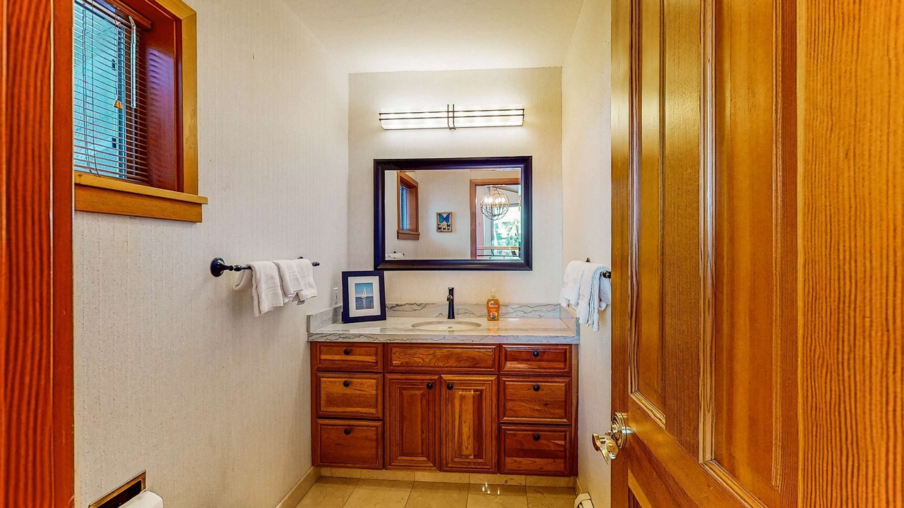 Photo of Bathroom in Round Hill Village
