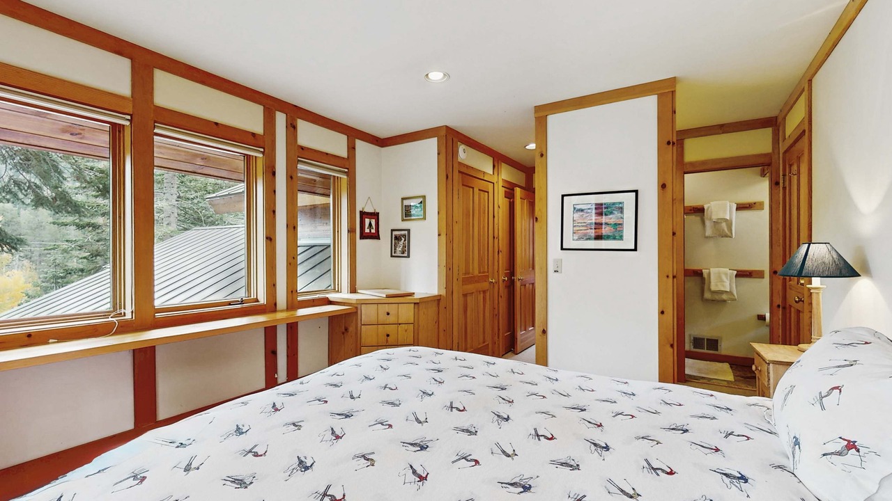 Photo of Bedroom in Alpine Meadows