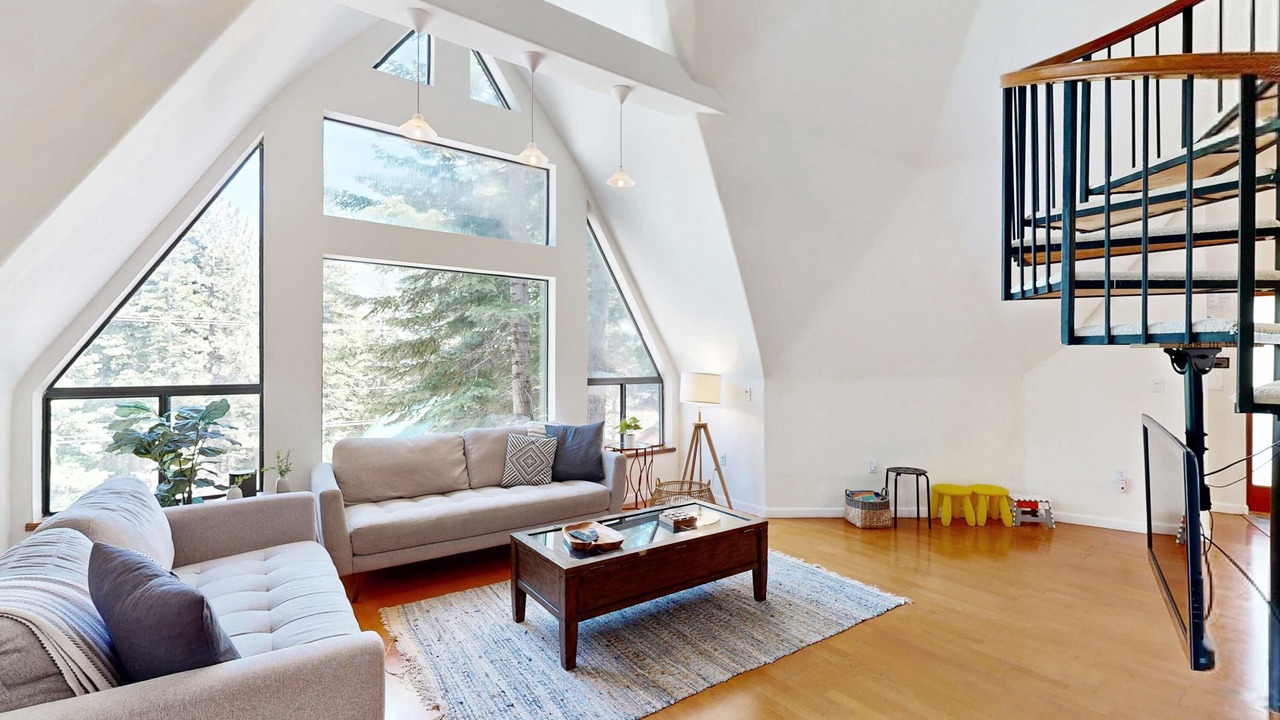 Photo of Livingroom in Truckee