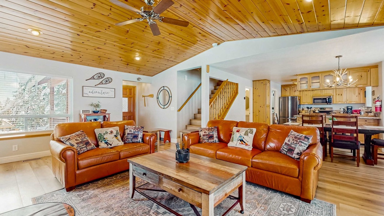 Photo of Livingroom in Kingswood Estates